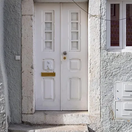 Alfama Yellow House Appartamento Lisbona