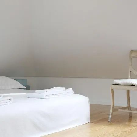 Appartamento Alfama Yellow House *