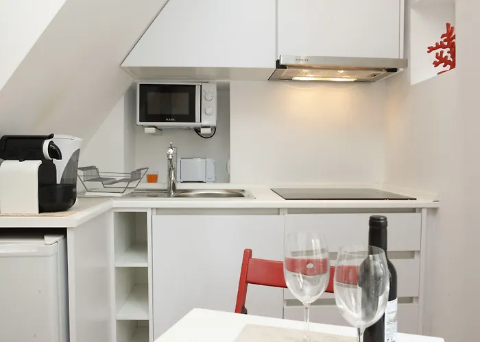 Apartament Alfama Yellow House *