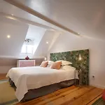 Apartment Alfama Yellow House Lisbon