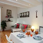 Apartment Alfama Yellow House *