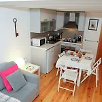 Apartment Alfama Yellow House Lisbon