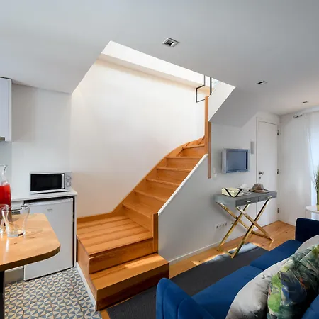 Alfama Yellow House Apartment