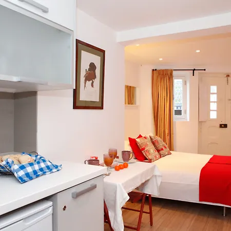 Alfama Yellow House アパート *