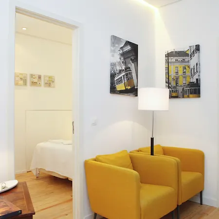 Alfama Yellow House リスボン