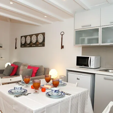 Apartamento Alfama Yellow House *