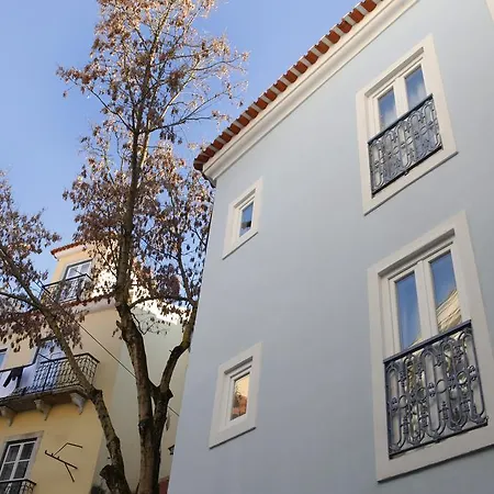 Alfama Yellow House Apartment