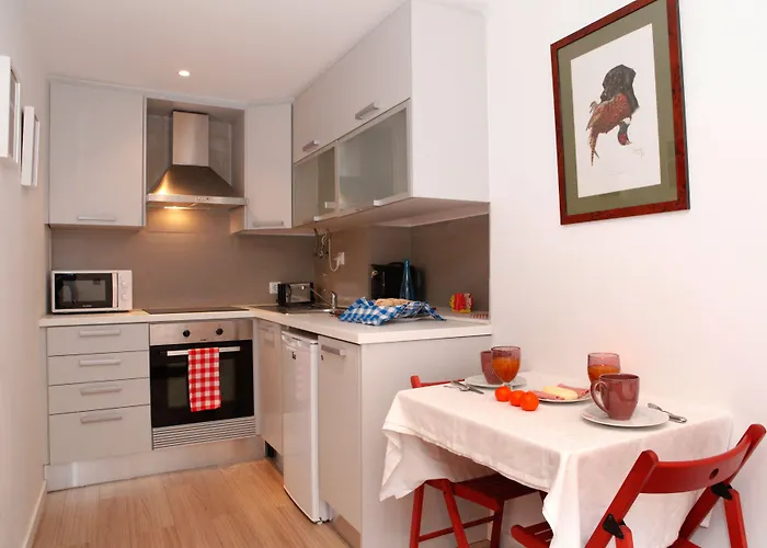 Apartament Alfama Yellow House