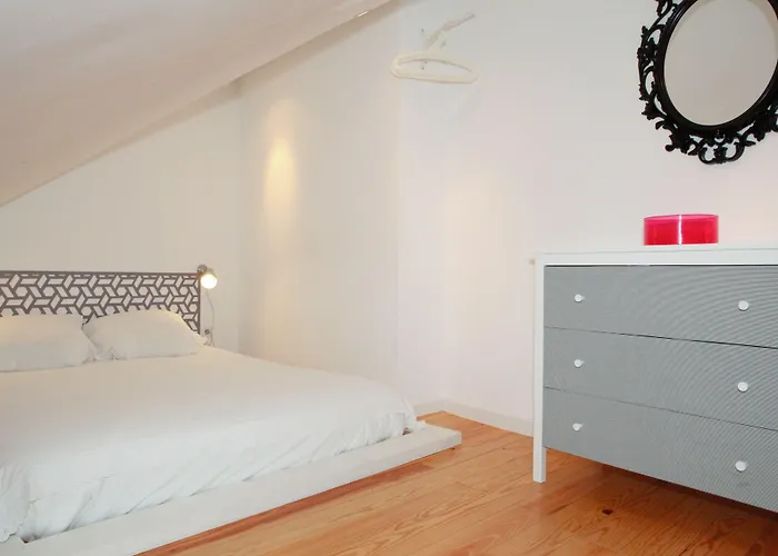 Apartment Alfama Yellow House *