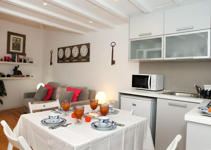 Apartament Alfama Yellow House *
