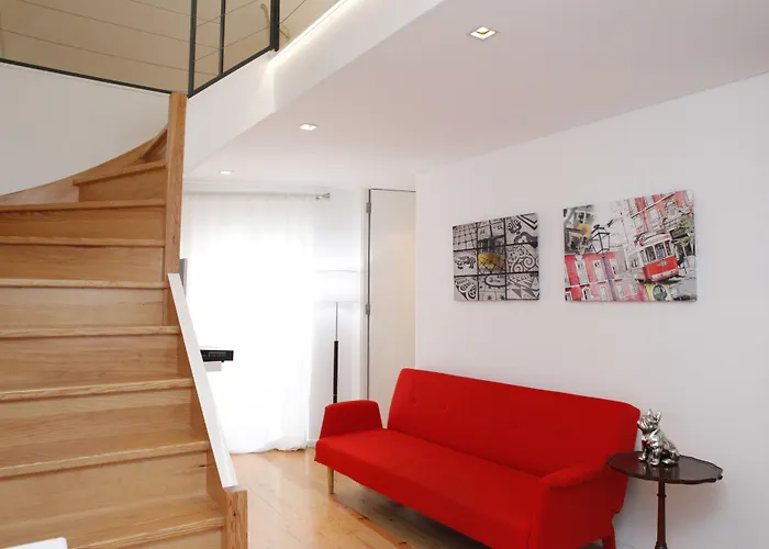 Alfama Yellow House Apartment