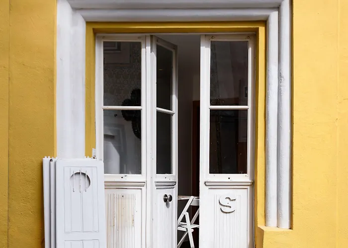 Alfama Yellow House Lisboa