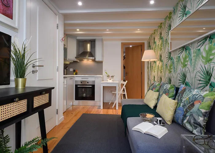 Alfama Yellow House Apartment