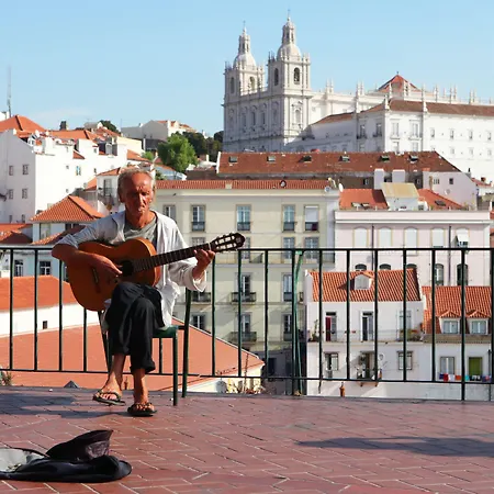 Alfama Yellow House Lisboa
