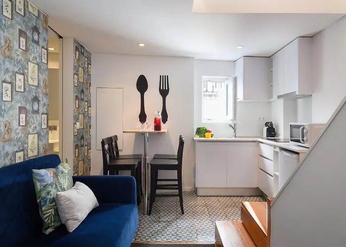 Alfama Yellow House Apartment *