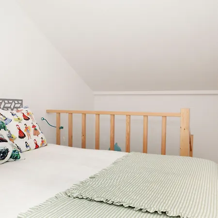 Apartment Alfama Yellow House