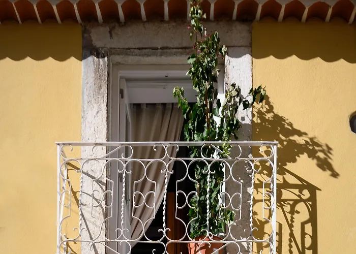 Apartamento Alfama Yellow House *